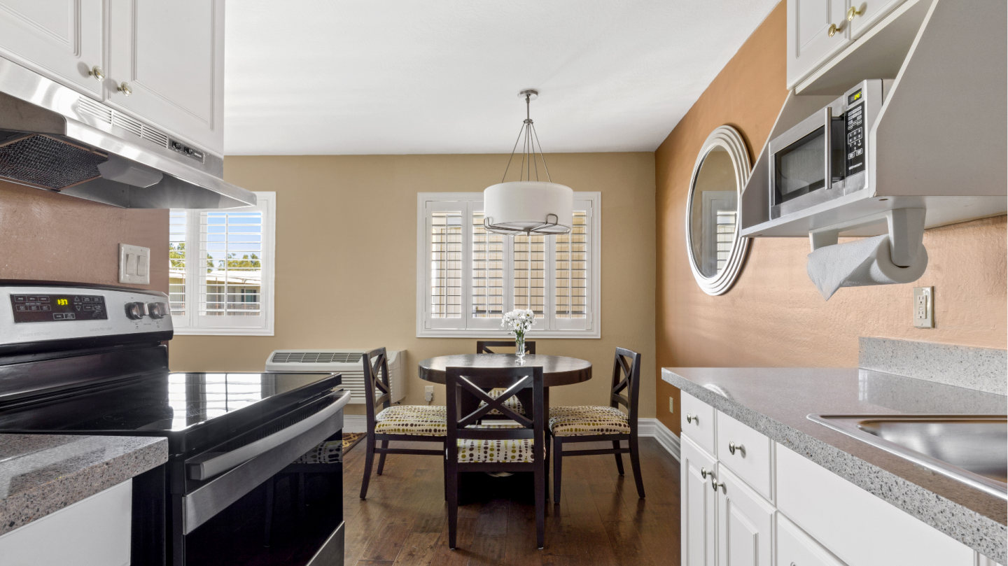 Marin Suites Hotel